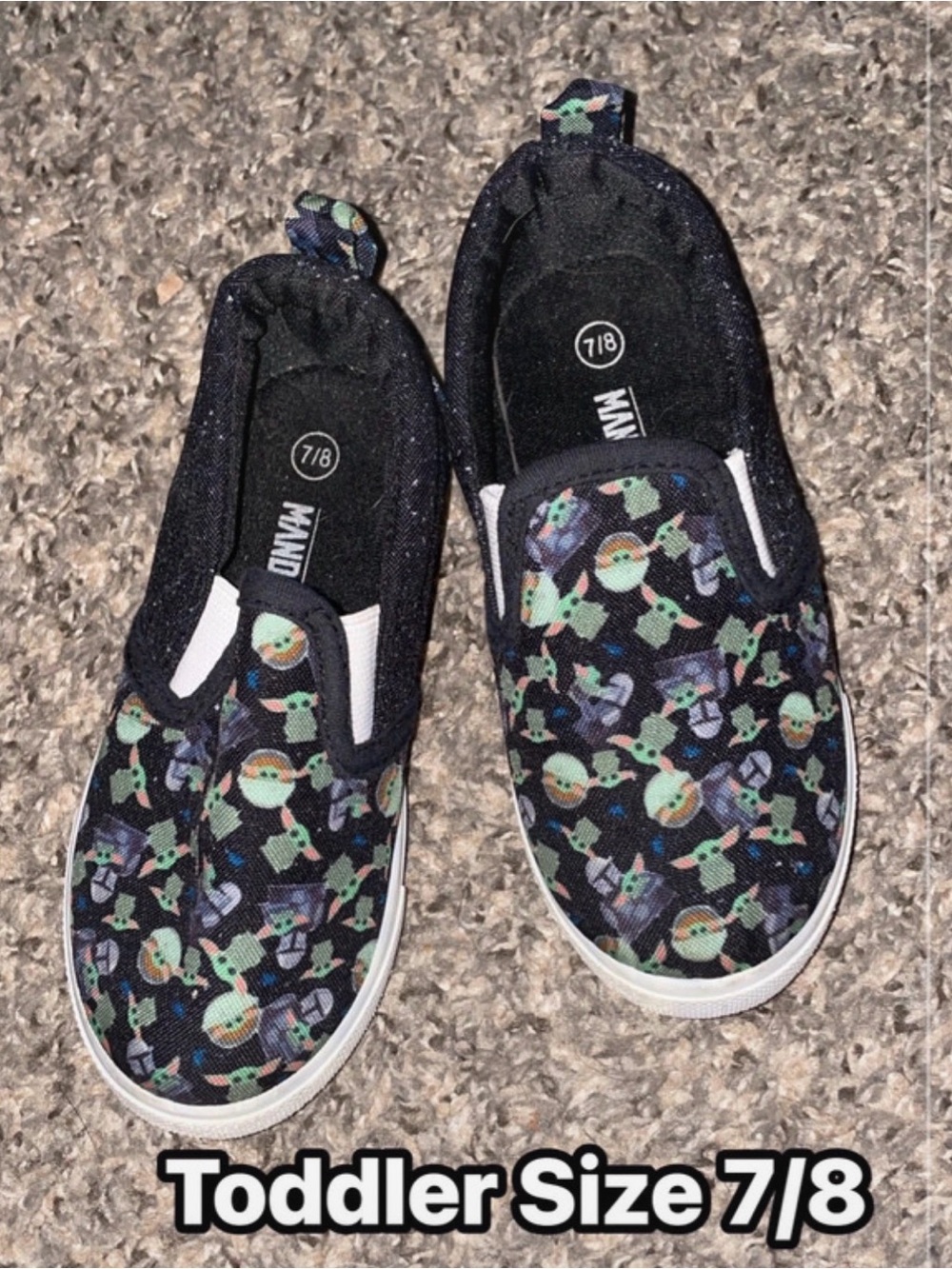 Kids Slip-On Sneakers with Mandalorian baby Yoda grogu Print - Size 7/8